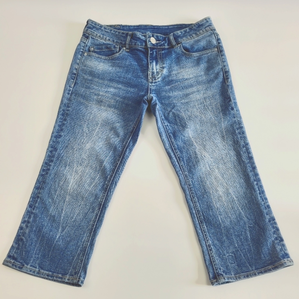 Buffalo David Bitton Pearl Stretch Bermuda Capris  Distressed Size 28